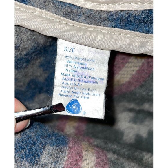 Vintage The Woolrich Woman’s Wool Southwestern Aztec Navajo Jacket Coat Size L - Picture 9 of 10